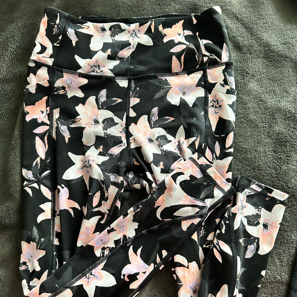 VS Yoga Pants